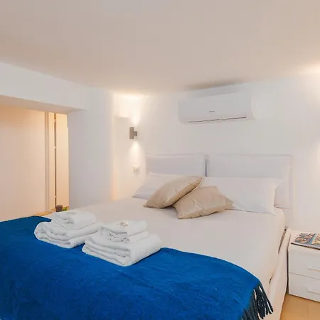 Апартаменты Modern Loft In - Near Lodi Tibb Metro *